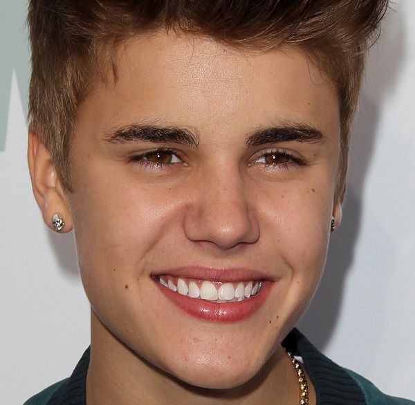 2.6 Million Fans 'Like' Justin Bieber's Chipped Tooth PS Dental