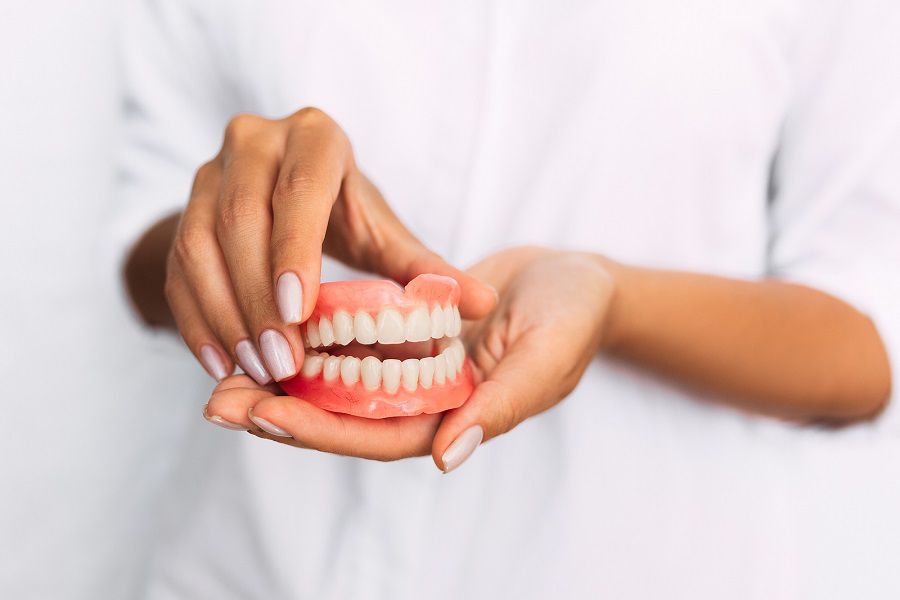 Want Natural Looking Dentures? What You Need to Know! | Eldridge 
