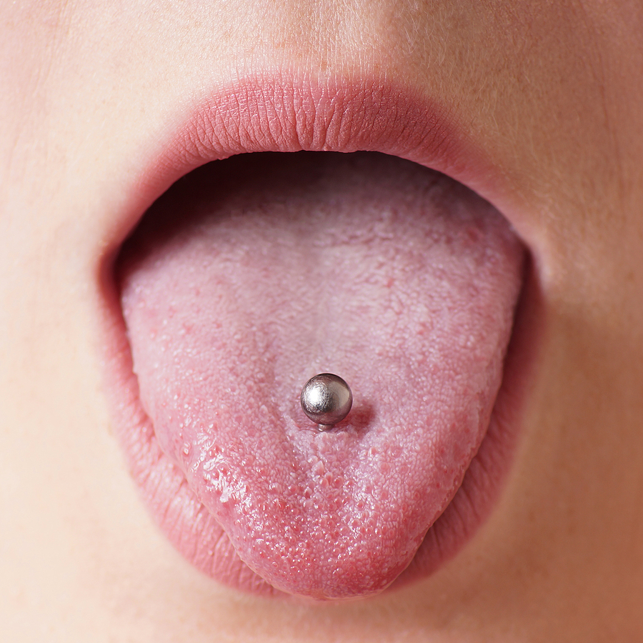 Oral piercing: what are the risks?