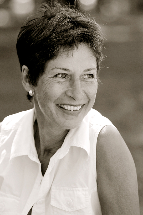 Revitalize Your Confidence: The Benefits of Cosmetic Dentistry for Seniors