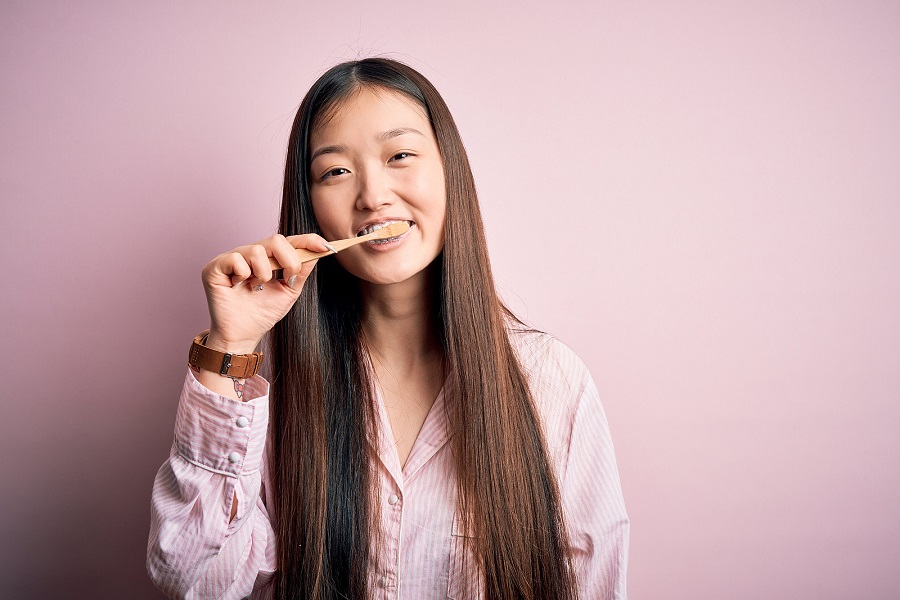 This is a thumbnail image of blog Which Comes First: the Brush or Floss?